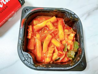 한성기업 무볼레 닭떡볶이+해물떡볶이 2종 세트 — 2.5점을 준 리뷰어가 2021년 9월 올린 사용 사진