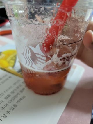 몽베스트 Montbest with Sparkling water Plain 20병 — 5점을 준 리뷰어가 2022년 6월 올린 사용 사진