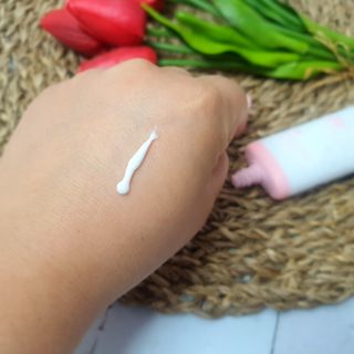 [후르디아] 모공블러 비건 선 프라이머 — 5점을 준 리뷰어가 2022년 5월 올린 사용 사진