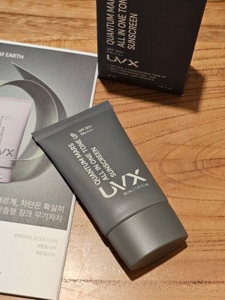 UVX 퀀텀 마스 올인원 톤업 선스크린 — 5점을 준 리뷰어가 2024년 3월 올린 사용 사진