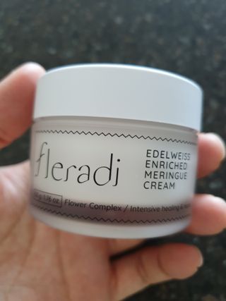 플레라디 에델바이스 인리치드 머랭 크림 — 5점을 준 리뷰어가 2021년 6월 올린 사용 사진