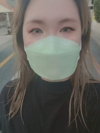 [이지아 마스크] 애니가드 더솔루션마스크 KF80 대형 컬러 4종 — 4.5점을 준 리뷰어가 2021년 6월 올린 사용 사진