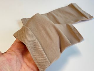 시그바리스 다이나벤 의료용 압박 스타킹 [종아리형] 여름철 다리 붓기 관리 하지정맥류 예방 — 5점을 준 리뷰어가 2024년 8월 올린 사용 사진