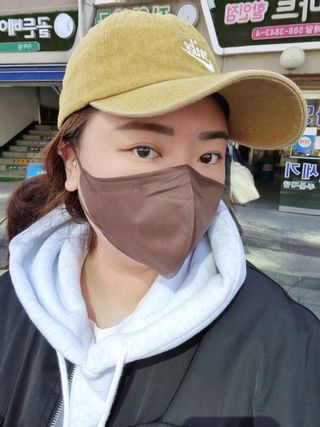 애니가드 셋업마스크 4컬러 각 10매입 [크리미베이지, 캐시미어로즈, 초콜렛브라운, 미드나잇네이비] — 5점을 준 리뷰어가 2022년 2월 올린 사용 사진