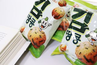 오리온 오징어땅콩의 짭짤고소 신제품, 구운김땅콩 — 5점을 준 리뷰어가 2022년 5월 올린 사용 사진