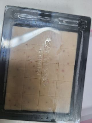 연말/새해선물 딸기 초콜릿 종착역, 건딸기가 상큼하게 씹히는 카카올라 딸기생초콜릿 — 5점을 준 리뷰어가 2021년 10월 올린 사용 사진