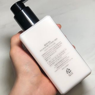 줄라이 모닝 _ JULY MORNING 줄라이모닝 하이드레이팅 퍼퓸드 바디앤핸드 에멀젼 — 5점을 준 리뷰어가 2022년 3월 올린 사용 사진