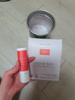 [슬림드랍 석류맛] 건기식 다이어트 보조제 겸 비타민 — 4점을 준 리뷰어가 2022년 2월 올린 사용 사진