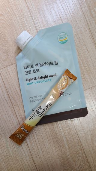 아므_이너뷰티 라이트 앤 딜라이트 밀 민트 초코 — 5점을 준 리뷰어가 2021년 7월 올린 사용 사진