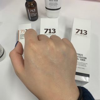 [세븐원쓰리 713]오아시스 세트 몽글토너, 소나무보습크림, 피누스비타민C 세럼 — 5점을 준 리뷰어가 2021년 10월 올린 사용 사진