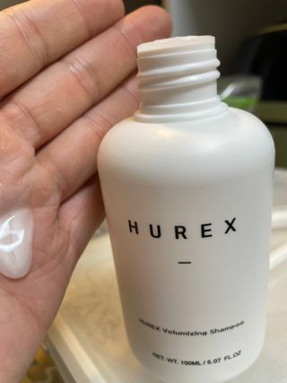 [HUREX] 휴렉스 볼류마이징 탈모완화 기능성 샴푸 150ml x 2개 — 4점을 준 리뷰어가 2021년 9월 올린 사용 사진