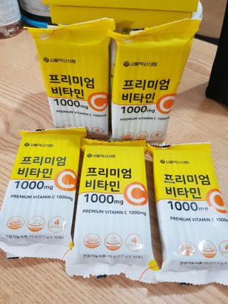 서울약사신협 프리미엄 비타민C 1,000mg_2.5g x 50포 — 5점을 준 리뷰어가 2021년 9월 올린 사용 사진