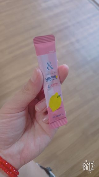비타앤C 레몬맛, 망고맛 — 5점을 준 리뷰어가 2021년 7월 올린 사용 사진