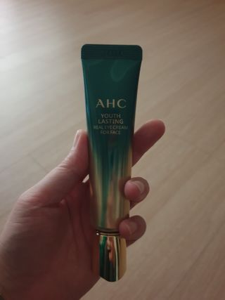 [NEW 탄력유턴 아이크림] AHC 유스 래스팅 리얼 아이크림 포 페이스 — 5점을 준 리뷰어가 2021년 2월 올린 사용 사진