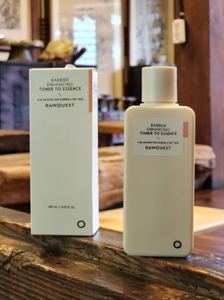로우퀘스트 베리어 인핸싱 토너투에센스 200ml — 5점을 준 리뷰어가 2023년 10월 올린 사용 사진
