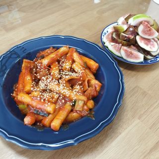 한성기업 무볼레 닭떡볶이+해물떡볶이 2종 세트 — 5점을 준 리뷰어가 2021년 10월 올린 사용 사진