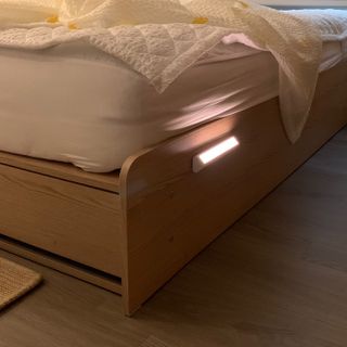 아카라 어두울 때 포근하게 감싸주는 스마트 무선 센서등(2SET) — 5점을 준 리뷰어가 2022년 4월 올린 사용 사진