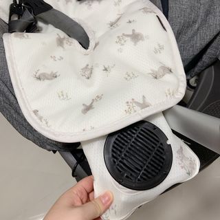 베베누보 윈디 통풍 쿨시트 유모차 카시트 2in1 라이너 — 4점을 준 리뷰어가 2021년 7월 올린 사용 사진