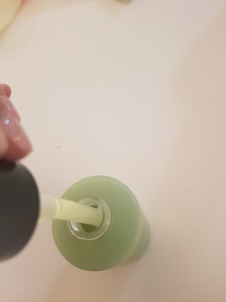 프리마인 메이크업과 들뜨는 각질까지 한방에 깐달걀로! 순하기까지한 셀베이스 그린티클렌저(200ml) — 4.5점을 준 리뷰어가 2023년 4월 올린 사용 사진