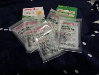 [큐어반H 스팟] 자외선 99프로 차단되는 스틱타입 스팟밴드(1팩 / 66매입) — 5점을 준 리뷰어가 2022년 12월 올린 사용 사진