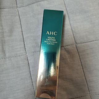 [NEW 탄력유턴 아이크림] AHC 유스 래스팅 리얼 아이크림 포 페이스 — 5점을 준 리뷰어가 2021년 2월 올린 사용 사진