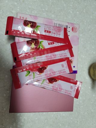 헬스업_쁘띠쁘띠석류콜라겐젤리_20g x 14포 — 5점을 준 리뷰어가 2021년 2월 올린 사용 사진