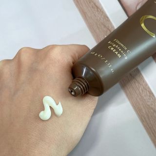 산다화 비타민C 화이트닝 크림 — 5점을 준 리뷰어가 2023년 4월 올린 사용 사진