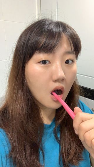 프로그 윌로우 칫솔 6245 울트라소프트 — 5점을 준 리뷰어가 2022년 4월 올린 사용 사진
