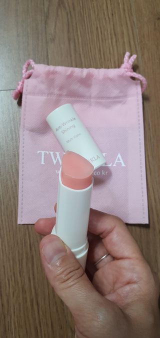 트윙클라 안티링클 샤이닝 멀티밤 — 5점을 준 리뷰어가 2022년 6월 올린 사용 사진