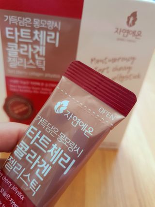 자연에온 가득담은 몽모랑시 타트체리 콜라겐 젤리스틱 — 5점을 준 리뷰어가 2021년 1월 올린 사용 사진