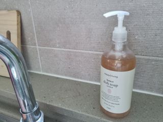 심플리오리빙 어니스트 주방세제 본품 500ml + 리필 900ml (코코넛향) — 5점을 준 리뷰어가 2022년 6월 올린 사용 사진