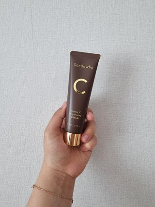 산다화 비타민C 화이트닝 크림 — 5점을 준 리뷰어가 2023년 4월 올린 사용 사진
