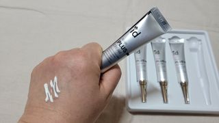 아이디플라코스메틱 아이디 브이로직 플러스 크림 15ml X 4EA — 5점을 준 리뷰어가 2022년 1월 올린 사용 사진