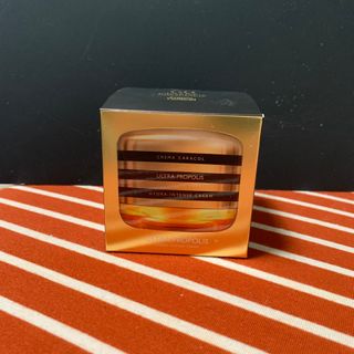 자민경 크레마카라콜 울트라 프로폴리스 하이드라 인텐스 크림 50ml — 5점을 준 리뷰어가 2020년 12월 올린 사용 사진