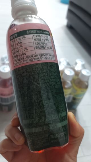 더그레잇티 콤부차 [매일유업] 더그레잇티 44kcal 콤부차 300ml *12개입 (오리지널 6개+베리리치 6개) — 5점을 준 리뷰어가 2023년 7월 올린 사용 사진