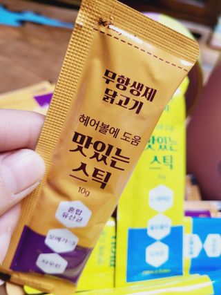 페페로니 맛있는 스틱 - 무항생제 닭고기 15개 + 원양선 참치 15개 — 5점을 준 리뷰어가 2021년 10월 올린 사용 사진