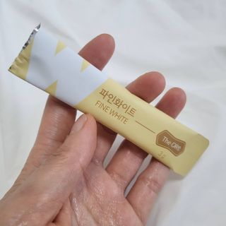 디오르 파인화이트 & 버닝레드 — 5점을 준 리뷰어가 2022년 1월 올린 사용 사진