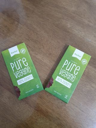 당류2g 자일리톨로 단맛을낸 슈카 퓨어비건 무설탕초콜릿 Xucker vegan 2개입 — 5점을 준 리뷰어가 2021년 4월 올린 사용 사진