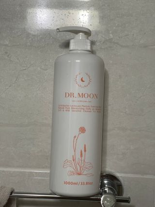 프리[닥터문] 유산균 락토케어 질경초 여성청결제 1000ml (젤타입) — 4.5점을 준 리뷰어가 2022년 5월 올린 사용 사진