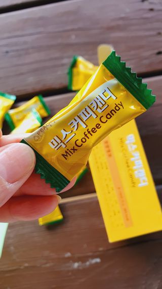 (주) 피치코리아 믹스커피캔디76g x2개입 — 5점을 준 리뷰어가 2022년 11월 올린 사용 사진