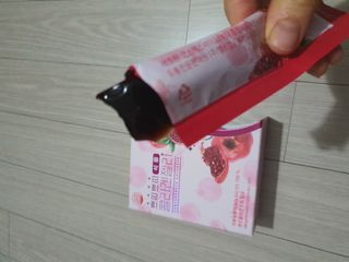 헬스업_쁘띠쁘띠석류콜라겐젤리_20g x 14포 — 5점을 준 리뷰어가 2021년 2월 올린 사용 사진