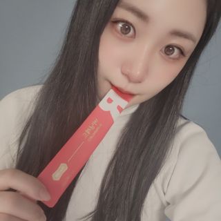 디오르 버닝레드 — 5점을 준 리뷰어가 2022년 3월 올린 사용 사진