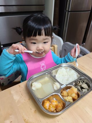 유비맘 스푼포크 케이스 세트 1+1 _컬러랜덤 발송 — 5점을 준 리뷰어가 2020년 12월 올린 사용 사진