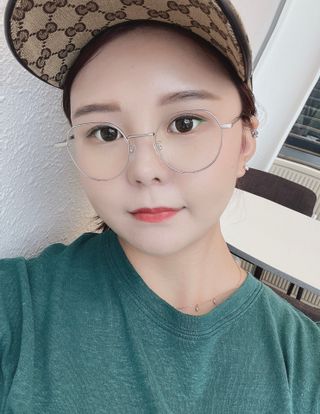 뷰맵  풀티타늄 초경량 9g 모던 판토 YOURS VM1024 SLV — 5점을 준 리뷰어가 2021년 9월 올린 사용 사진