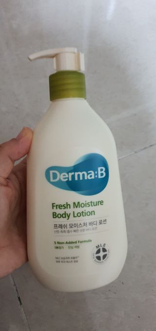 더마비 프레쉬 모이스처 바디 로션 — 5점을 준 리뷰어가 2021년 6월 올린 사용 사진