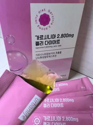 주식회사 얼굴반쪽 [얼굴반쪽 가르시니아 2,800mg] x 14포 1주 젤리 다이어트 보조제 체지방감소 — 4점을 준 리뷰어가 2021년 12월 올린 사용 사진