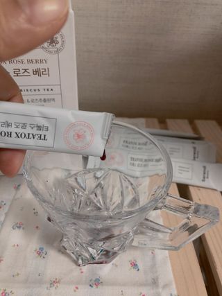 세렌디뷰티_이너뷰티 티톡스 로즈 베리 — 3점을 준 리뷰어가 2021년 3월 올린 사용 사진