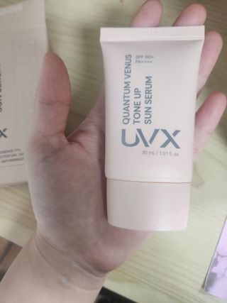 UVX 퀀텀 비너스 맑은 톤업 선세럼 — 4점을 준 리뷰어가 2024년 2월 올린 사용 사진