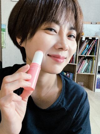 스킨큐어 산다화 카멜리아 안티 링클 멀티밤 — 5점을 준 리뷰어가 2022년 11월 올린 사용 사진