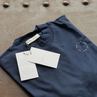 로서울 High Neck T-Shirt Navy, Gray — 5점을 준 리뷰어가 2021년 5월 올린 사용 사진